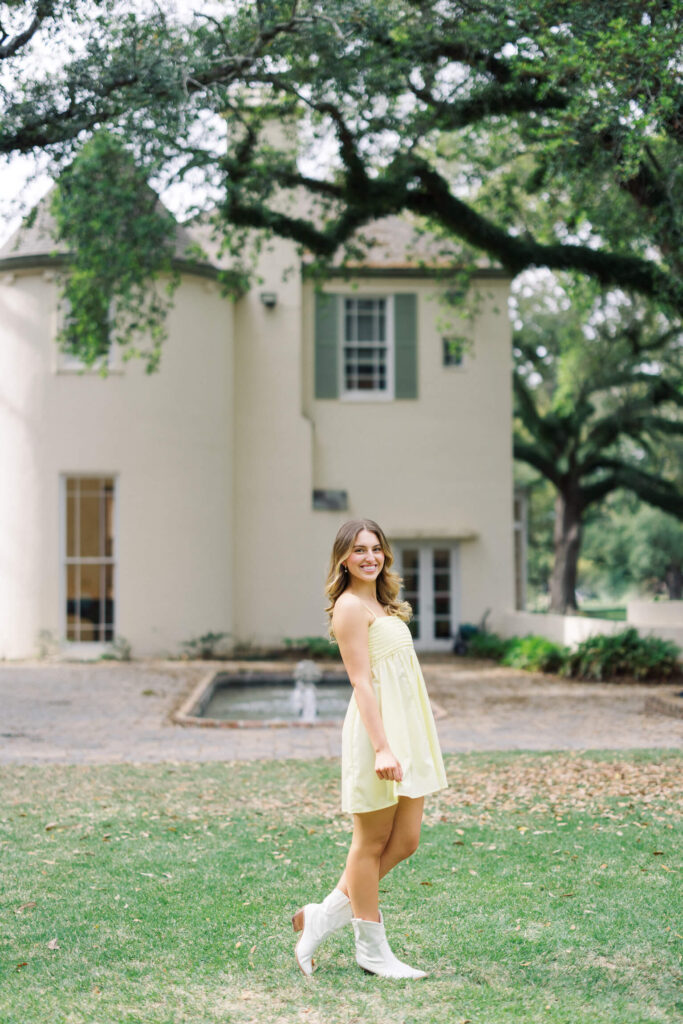 Senior pictures at UL Alumni Center, photographed by Morgan Alysse Photography