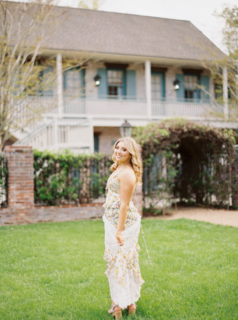 Senior portrait In the couryard| Photos of The Myrtles Plantation in Saint Francisville, LA, photographed by Morgan Alysse Photography.