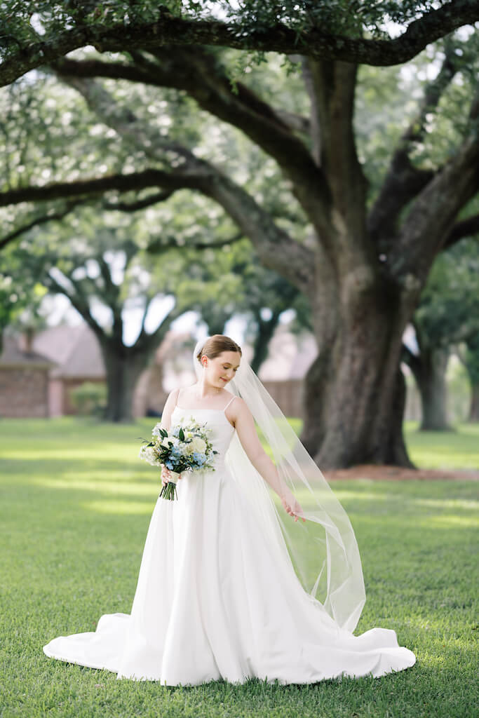 Bridal portrait at Olivia and Landon's Oak Crossing Wedding in Lake Charles, LA, photographed by Morgan Alysse Photography.