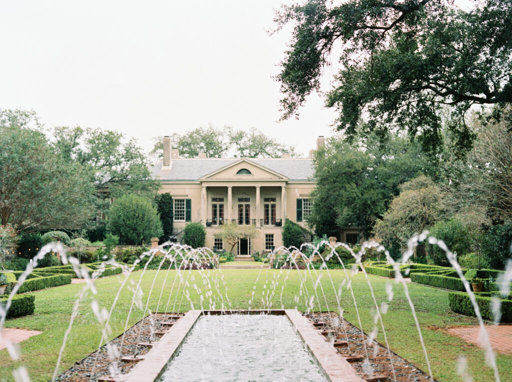 European-style bridal photoshoot at Longue Vue House and Gardens.