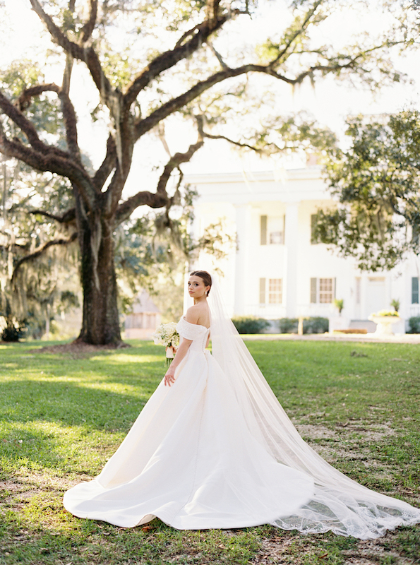 Editorial-style bridal portraits at Greenwood Plantation in Louisiana.