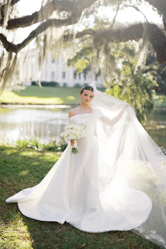 Elegant Southern bride at Greenwood Plantation for her bridal portraits.